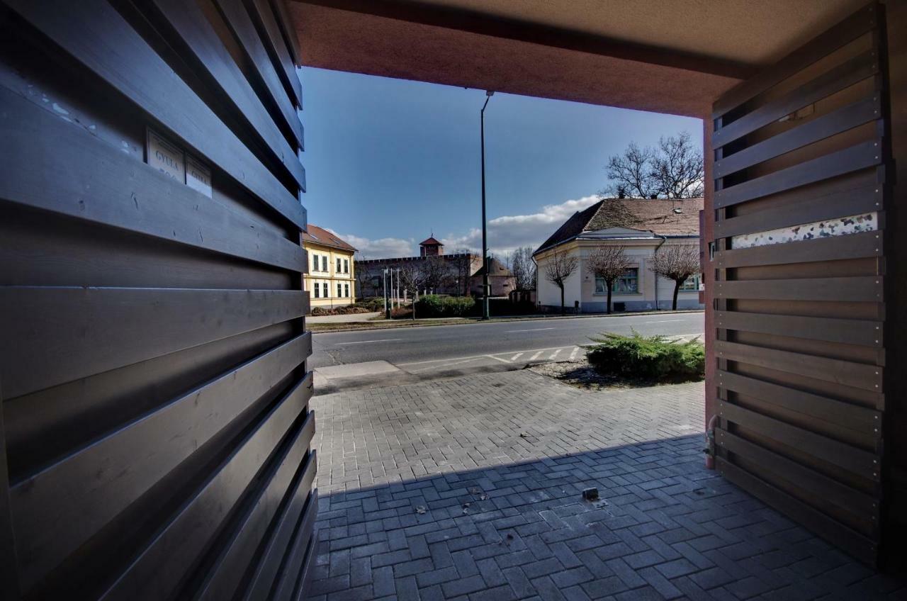 Royal Residence Apartments Gyula Extérieur photo