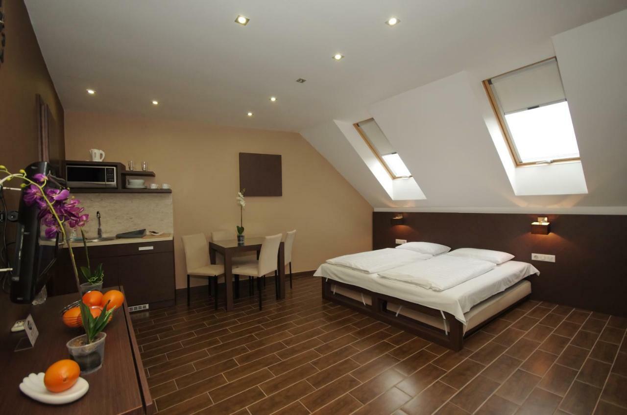 Royal Residence Apartments Gyula Extérieur photo