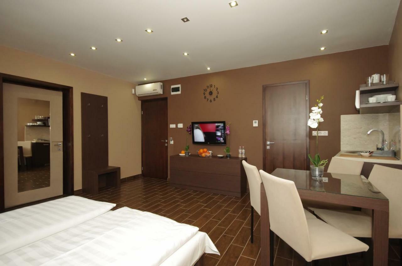 Royal Residence Apartments Gyula Extérieur photo