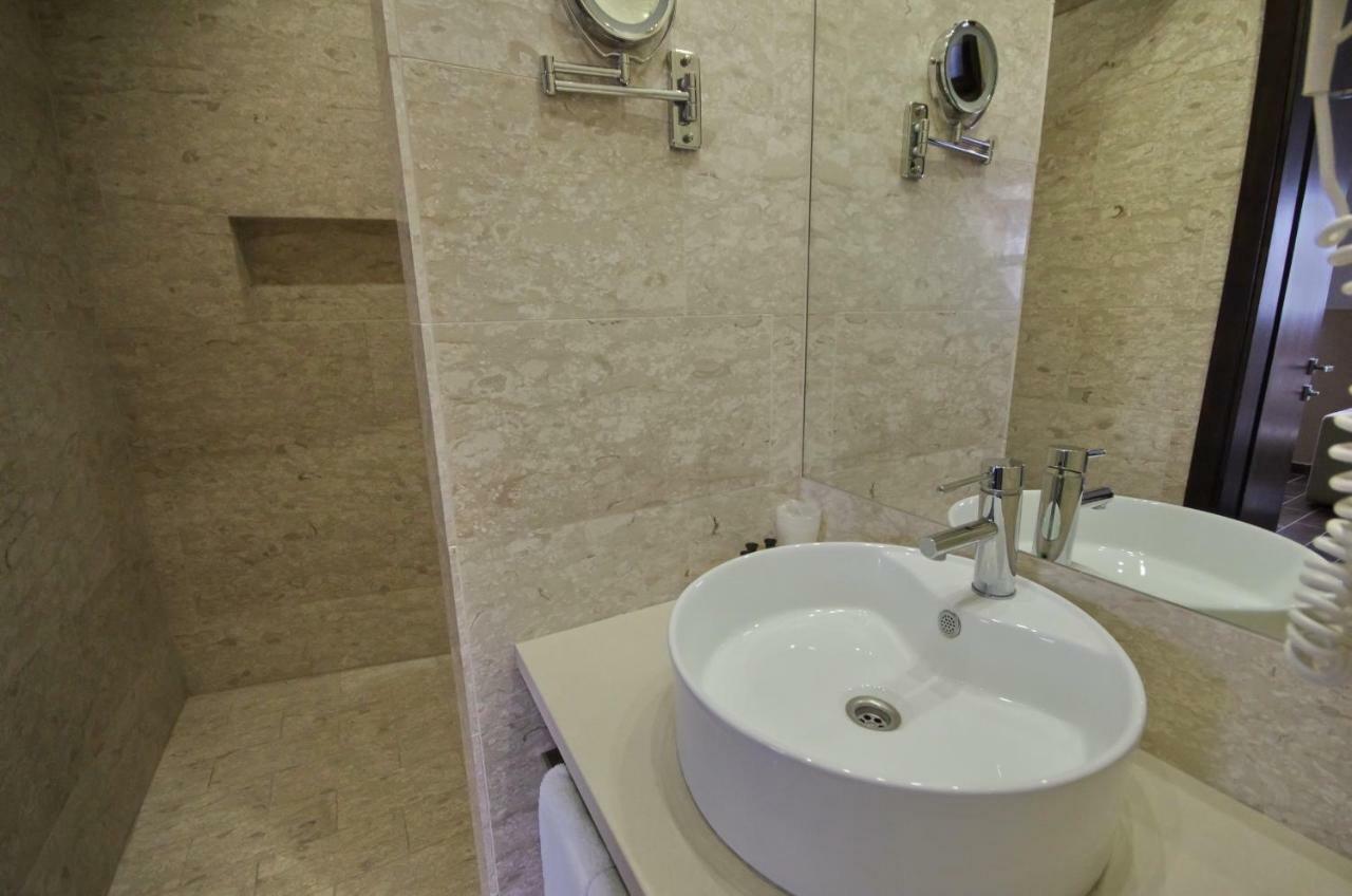 Royal Residence Apartments Gyula Extérieur photo