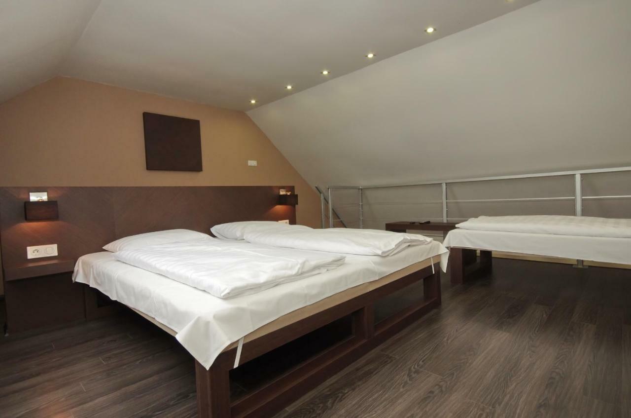Royal Residence Apartments Gyula Extérieur photo